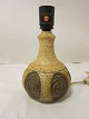 Keramiklampe
Bordlampe af 
keramik
Stemplet: 
Jeti, Chris 
Haslev
H: uden 
fatning 18cm
Varenr.: ...