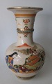 Japanese 
satsuma vase, 
19th century. 
Craquele 
faience with 
hand painted 
polycrom 
decoration in 
...