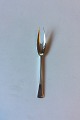 Jens Harald 
Quistgaard 
Tjorn Sterling 
Silver Meat 
Fork. Measures 
19.2 cm / 7 
9/16"