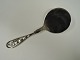Georg Jensen. 
Sterling (925). 
Cake server. 
Design 42. 
Length 15.5 cm. 
Produced in 
1933.