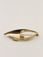 14 karat gold brooch with genuine pearl sold