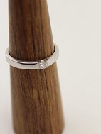 14ct white gold ring with nice diamond