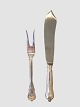 Rosenborg cake 
knife and 
carving fork 
Contact us 
regarding price 

Georg Jensen 
