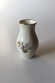 Royal 
Copenhagen 
Frijsenborg 
Vase No 1803. 
Measures 14 cm 
/ 5 33/64"