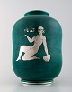 Wilhelm Kåge, Gustavsberg, Argenta Art deco keramikvase dekoreret med nøgen 
kvinde.