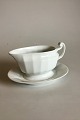 Royal 
Copenhagen 
White Blue 
Flower Angular 
Sauce Boat No 
8537. Measures 
21 cm / 8 
17/64". 2nd ...
