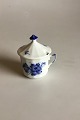 Royal 
Copenhagen Blue 
Flower Mustard 
Cup No 8570 
with Lid No  
8586. Measures 
9 cm / 3 35/64"