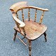 English captain 
chair. 19th 
century. Beech. 
H. 80, B. 69, 
58 cm.