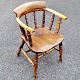 English captain 
chair. 19th 
century. Beech 
wood. H. 76, B. 
52, D. 55 cm.