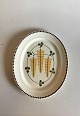 Aluminia 
Guldregn(Laburnum) 
Oval Tray No 
10/214. 
Measures 46.5 
cm x 37.5 cm / 
18 5/16" x 14 
...