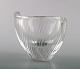 Tapio Wirkkala 
for Iittala. 
Finland 1960 s.
Clear glass 
vase with 
engraved 
decoration in 
the ...