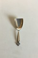 Georg Jensen 
Sterling Silver 
Acanthus Sugar 
Shovel No 172. 
Measures 10.5 
cm / 4 9/64 in.