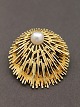 ! 4 carat vintage brooch  with genuine pearl sold