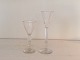 Spike glass 
with grinding 
on comb and 
stalk 10cm high 
and 13cm tall 
4pcs each • 
Fine condition 
•