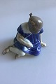 Bing & Grøndahl 
Figurine No. 
1526 Girl with 
doll
H 9cm Design: 
Ingeborg 
Plockross 
Irminger