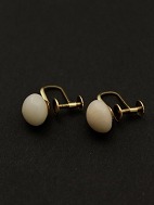 18ct gold ear clip with ivory sold