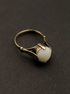 8 karat gold ring  with ivory