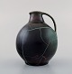 Richard Uhlemeyer, tysk keramiker.
Keramik kande, smuk krakeleret glasur i grønrøde nuancer.