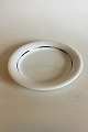Royal 
Copenhagen 
Sirius Round 
Dish No 631. 
Measures 32 cm 
/ 12 19/32 in. 
Designed by 
Alev Siesbye
