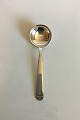 Hans Hansen 
Arvesølv No 15 
Sterling Silver 
Serving Spoon. 
Measures 21.5 
cm / 8 15/32 
in.