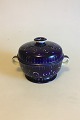 Arabia Finland 
Valencia Bowl 
with Lid. 
Measures 15 cm 
/ 5 29/32 in. x 
18 cm / 7 3/32 
in. dia. Is ...