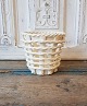 Creamware 
flower pot
Height 13 cm. 
Diameter 13,5 
cm.