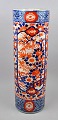 Imari umbrella 
stand, 19/20. 
thC. 
Sylindrical. 
Decorated in 
transfer 
tecknik and 
hand painted 
...