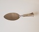Cohr silver 
cake server
Stamp: CMC - 
silver 830.
Lenght 20,5 
cm.