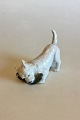 Royal Copenhagen Figur af Terrier med sutsko No 3476