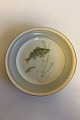 Royal 
Copenhagen Fish 
Service No 1168 
Dinner Plate No 
9/1168/9581. 
Measures 24.4 
cm / 9 39/64 
in.