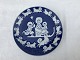 Royal 
Copenhagen, 
Mother's Day 
Platte, 1974, 
Greenlandic 
mother, 18cm in 
diameter, 
Design Arne ...