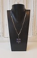 N.E.From 
necklace in 
sterling silver 
with amethyst.
Length of 
chain 46 cm.