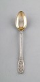 Four silver tea 
spoons. Early 
1900's.
In very good 
condition.
Stamped: 12L.
Measures: 12 
cm.
