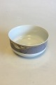 Royal 
Copenhagen Grey 
Magnolia Bowl 
No 578. 
Measures 9.6 cm 
/ 3 25/32 in. x 
19 cm / 7 31/64 
in. dia.
