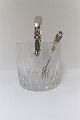 Georg Jensen. 
Sterling (925). 
Ice bucket with 
tongs. Akorn. 
Height 12 cm. 
Diameter 12.5 
cm.