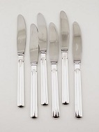 Hans Hansen arve silver no. 18 dinner knives. 