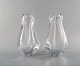Vicke Lindstrand for Orrefors. A pair of "Stella Polaris" vases in mouth blown 
art glass. Mid-1900