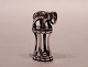 Piston in the 
shape of an 
elephant of 830 
silver.
6x3x2 cm.