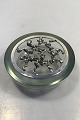 Glass Bowl with 
Sterling Silver 
Grate Diam of 
bowl 13.5 
cm/5.31" Diam 
of grate 11 
cm/4.33"
