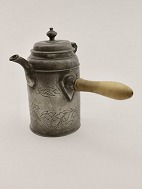 Tin coffee pot with handle