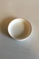 Royal 
Copenhagen Red 
Line Bowl No 
3087. Measures 
14 cm / 5 33/64 
in.