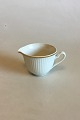Royal 
Copenhagen 
Tunna Creamer 
No 1277/9952. 
Measures 7.5 cm 
/ 2.95 in.