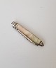 English pocket 
knife in silver 
and 
mother-of-pearl
Length 14 cm. 
English 
Hallmarks.