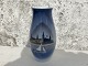 Bing & 
Grondahl, Vase 
# 1302/6247, 
Kronborg, 21cm 
high, 1.sorting 
* Perfect 
condition *