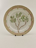 Royal Copenhagen Flora Danica breakfast plate 20/3550