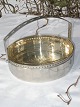 Fruit bowl of 
steel and glass 
bowl. Diameter 
21 cm. Height 6 
cm. Fine 
condition