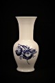 Royal 
Copenhagen, 
Blue Flower 
vase, braided.
Decoration 
number: 
10/8260. 
Factory 3rd 
quality. - ...