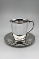 Georg Jensen 
Sterling Sølv 
Kop/underkop No 
444 B /444.
Kop Måler Diam 
7 cm (2.75 
inch) H 7.2 ...