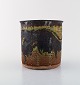 Gunver Bilde Sørensen (1931-2018). Danish ceramist. Unique ceramic jar in raku 
burned technique. Raw glaze in earth shades. 1960 / 70
