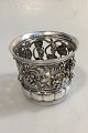 Georg Jensen 
Sterling Sølv 
Vinbakke 
no.289.
Med aftagelig 
rist.
Måler 11cm dia 
og 9,5cm ...